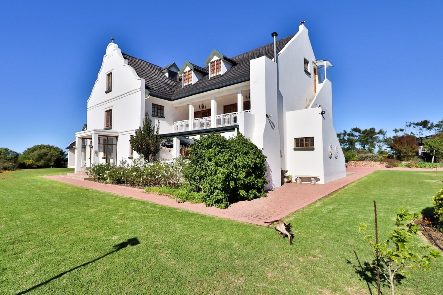 10 Bedroom Property for Sale in Aalwyndal Western Cape